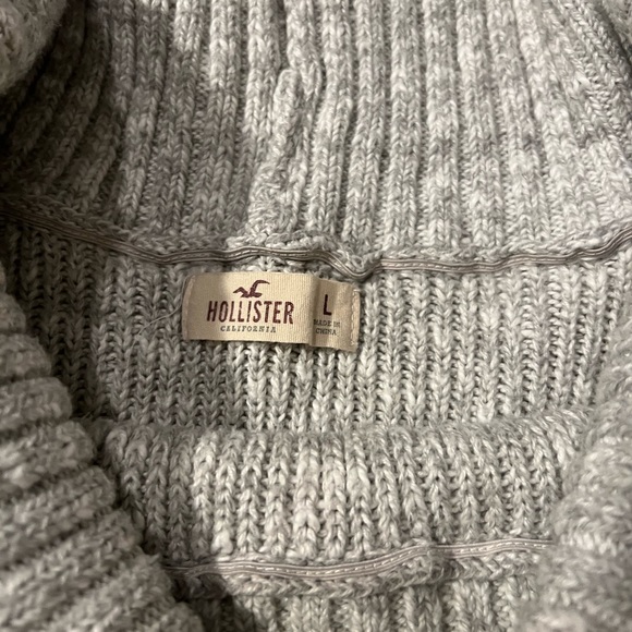 Hollister grey size large sweater - Picture 3 of 4